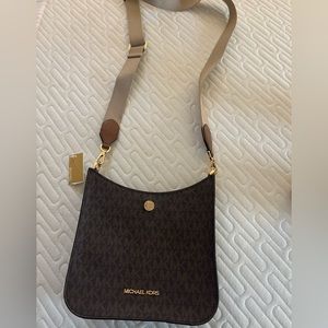 Michael kors crossbody